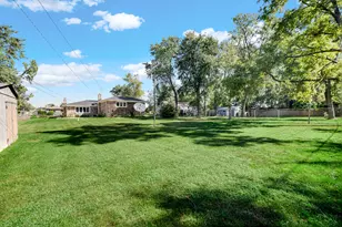 7903 W 102nd St, Palos Hills, IL 60465 - Photo 27