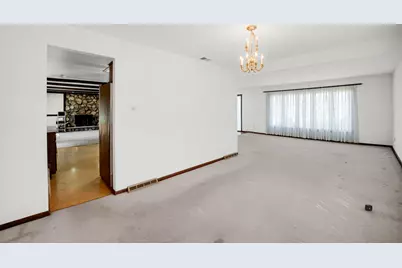 7903 W 102nd Street, Palos Hills, IL 60465 - Photo 9