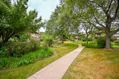 372 Sandhurst Circle #3, Glen Ellyn, IL 60137 - Photo 13