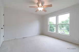 1575 McClellan Dr, Lindenhurst, IL 60046 - Photo 29