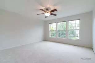 1575 McClellan Dr, Lindenhurst, IL 60046 - Photo 27