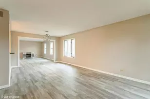 121 Richmond Dr, Bolingbrook, IL 60440 - Photo 7