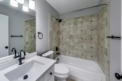 2105 Glasgow Court #2105, Hanover Park, IL 60133 - Photo 19