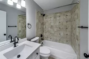 2105 Glasgow Ct, Hanover Park, IL 60133 - Photo 19