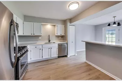 2105 Glasgow Court #2105, Hanover Park, IL 60133 - Photo 7