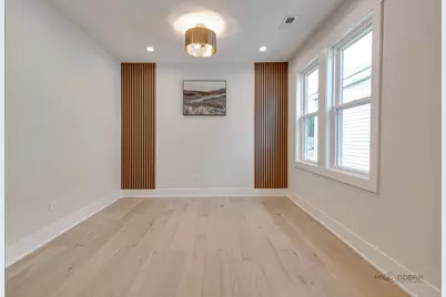 5748 W Eastwood Avenue, Chicago, IL 60630 - Photo 29
