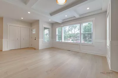 5748 W Eastwood Avenue, Chicago, IL 60630 - Photo 3