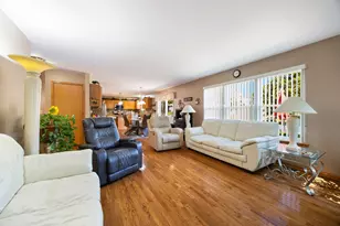 812 Honeysuckle Ln, Aurora, IL 60506 - Photo 13