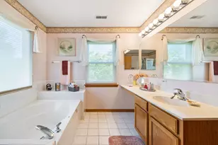 812 Honeysuckle Ln, Aurora, IL 60506 - Photo 23