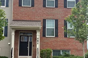 582 Cimmaron Cir, Crystal Lake, IL 60012 - Photo 1