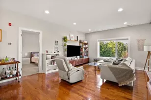 645 Custer Ave, Evanston, IL 60202 - Photo 5