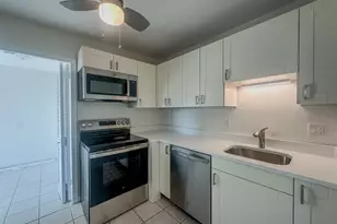1255 N Sandburg Terrace, Chicago, IL 60610 - Photo 7