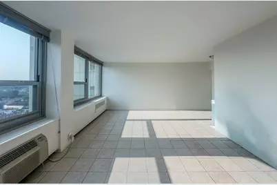 1255 N Sandburg Terrace #2403, Chicago, IL 60610 - Photo 15