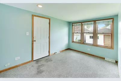 5920 W Berenice Avenue, Chicago, IL 60634 - Photo 19