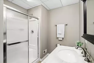 33147 N Lake Shore Dr, Grayslake, IL 60030 - Photo 23