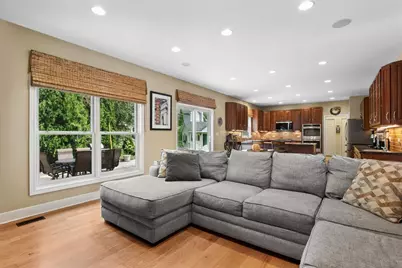 33147 N Lake Shore Drive, Grayslake, IL 60030 - Photo 9