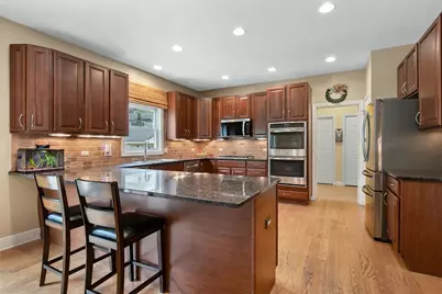 33147 N Lake Shore Drive, Grayslake, IL 60030 - Photo 7