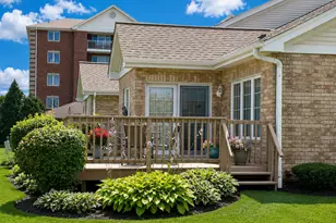 11417 Foxwoods Ct, Oak Lawn, IL 60453 - Photo 3