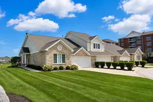 11417 Foxwoods Ct, Oak Lawn, IL 60453 - Photo 1