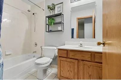 1080 Kufrin Way, Lombard, IL 60148 - Photo 17