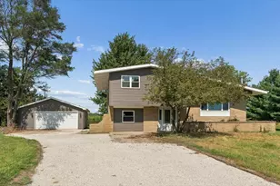 1188 E 3300 North Rd, Chebanse, IL 60922 - Photo 1