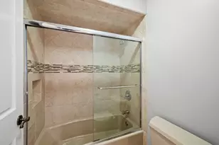 1029 N Carlyle Ln, Arlington Heights, IL 60004 - Photo 33