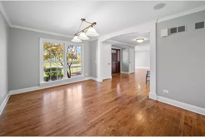 1029 N Carlyle Lane, Arlington Heights, IL 60004 - Photo 9