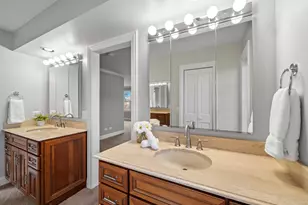 1029 N Carlyle Ln, Arlington Heights, IL 60004 - Photo 27