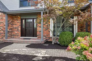 1029 N Carlyle Ln, Arlington Heights, IL 60004 - Photo 3