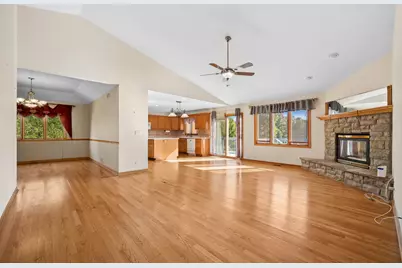 [Address not provided], Elgin, IL 60123 - Photo 13