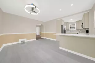 3237 W 64th Pl, Chicago, IL 60629 - Photo 3