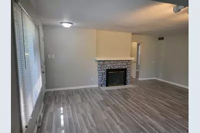 810 Southside Avenue, McHenry, IL 60051 - Photo 5