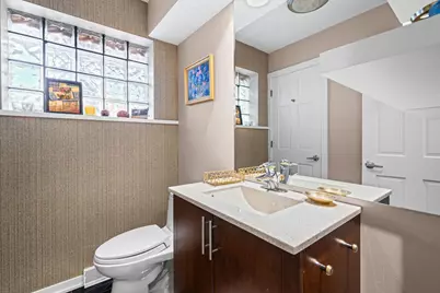 9400 Kilbourn Avenue, Skokie, IL 60076 - Photo 17