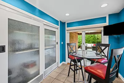 9400 Kilbourn Avenue, Skokie, IL 60076 - Photo 11