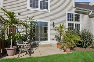 1121 E Danbury Dr, Cary, IL 60013 - Photo 17