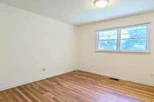 2030 Crestwood Ln, Palatine, IL 60067 - Photo 15