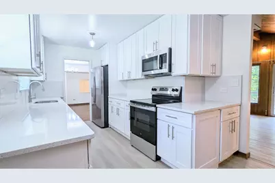 2030 Crestwood Lane, Palatine, IL 60067 - Photo 9