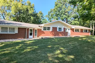 2030 Crestwood Ln, Palatine, IL 60067 - Photo 1