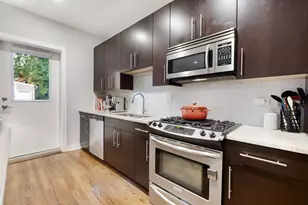 1454 W Roscoe St, Chicago, IL 60657 - Photo 3