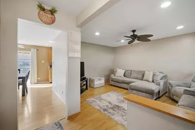 1231 Springdale Lane, Elk Grove Village, IL 60007 - Photo 5