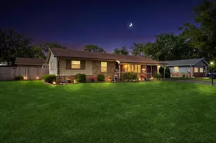 1231 Springdale Ln, Elk Grove Village, IL 60007 - Photo 3