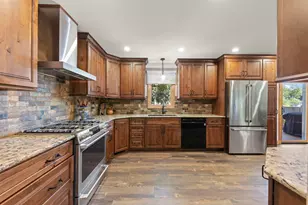 8808 Wheeler Dr, Orland Park, IL 60462 - Photo 9