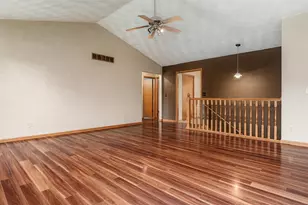 6582 Deer Isle Dr, Cherry Valley, IL 61016 - Photo 9