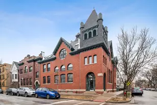 1117 W Barry Ave, Chicago, IL 60657 - Photo 1