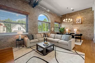 1117 W Barry Ave, Chicago, IL 60657 - Photo 11