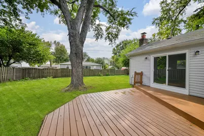 828 Valley Lane, Geneva, IL 60134 - Photo 9