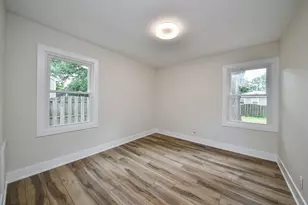 828 Valley Ln, Geneva, IL 60134 - Photo 7