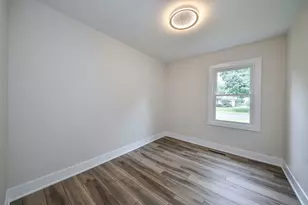 828 Valley Ln, Geneva, IL 60134 - Photo 5