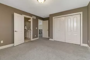 2807 Lone Oak Rd, Bloomington, IL 61705 - Photo 39