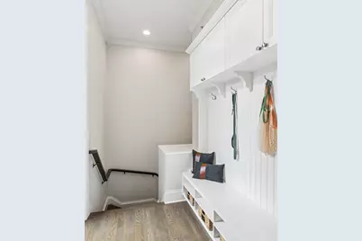 1630 W Surf Street, Chicago, IL 60657 - Photo 45